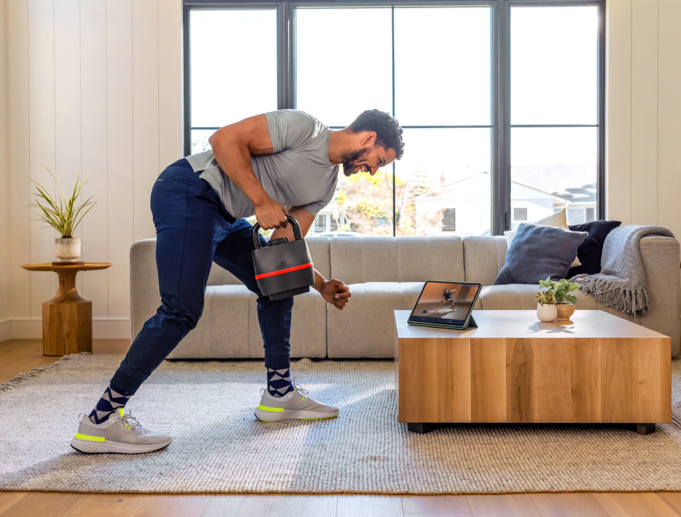 Man using 840 Kettlebell